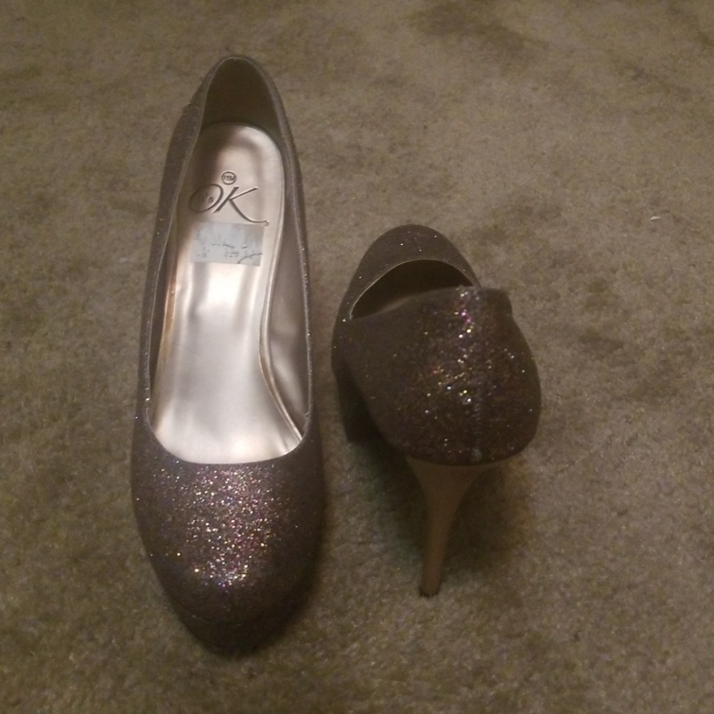 Shoe - Picture 3 of 5